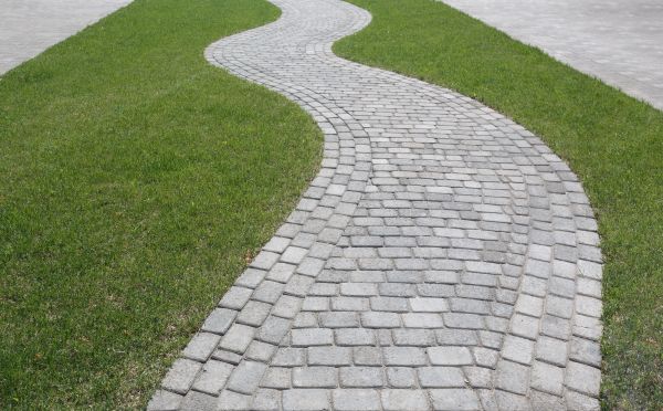 Cost of Yard Walkway Construction in Morgan Hill
